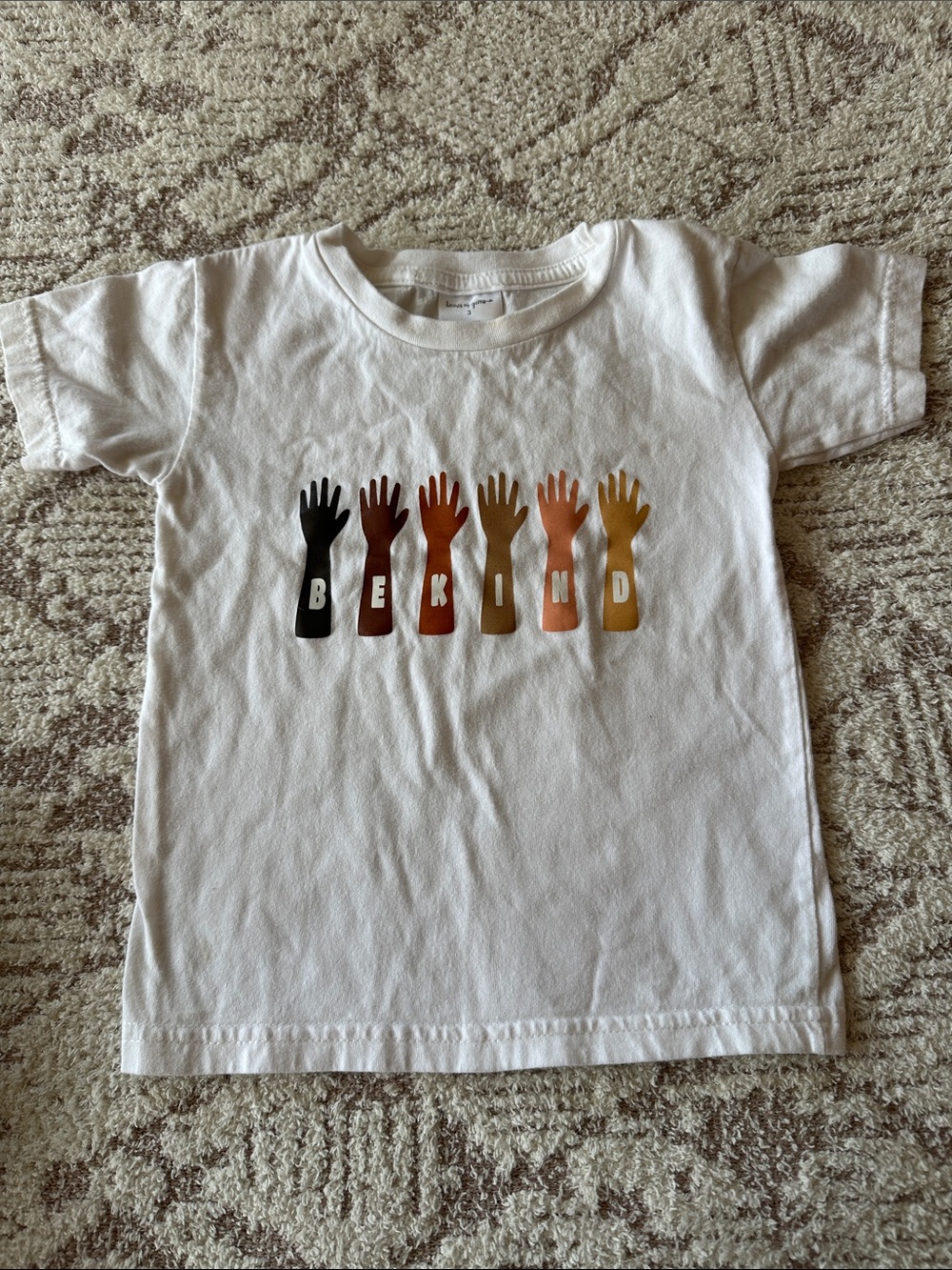Hearts of Gems “Be Kind” Graphic Toddler Tee Size 3 boutique